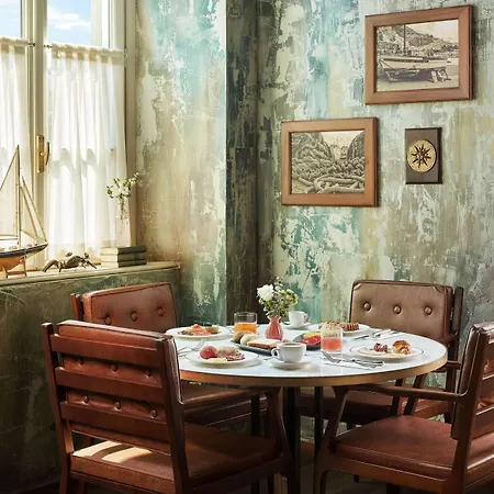 Hotel Avani Palazzo Moscova 4*