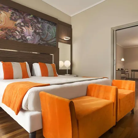 Hotel Ramada Plaza By Wyndham Milão