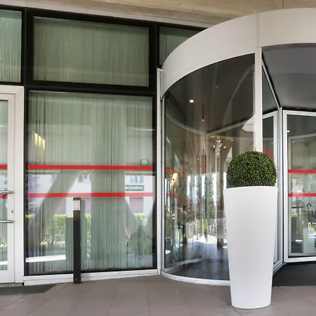 Hotel Ramada Plaza By Wyndham Milão