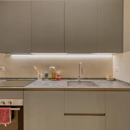 M1-m2 Modern Loft Just A Stone's Throw From The Metro