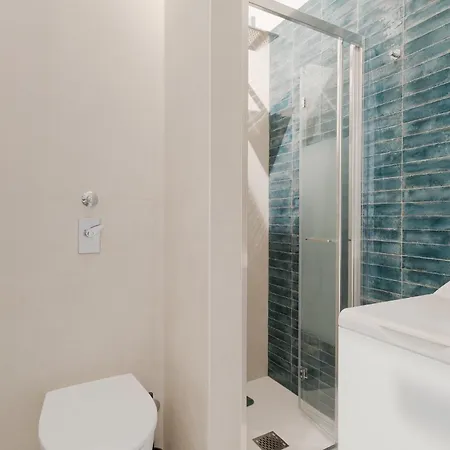 Guesthost - Bright Bocconi Apartment