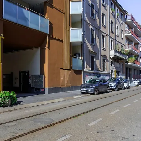 M1-m2 Modern Loft Just A Stone's Throw From The Metro