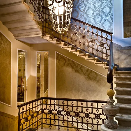 Ξενοδοχείο Chateau Monfort - Relais & Chateaux 5*