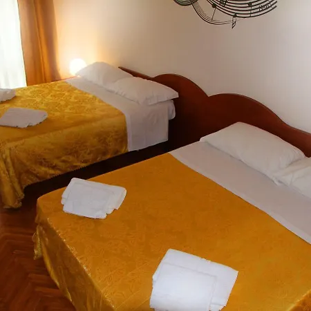 Panzió Music Milánó