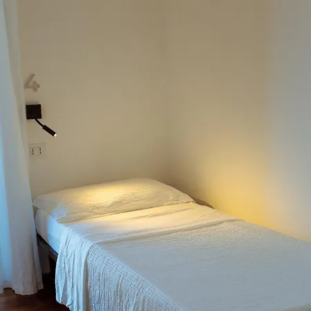 B&B Best Hostel Milano Bed and breakfast