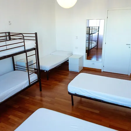 B&B Best Hostel Milano Bed and breakfast