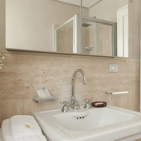 Royal & Luxury Otel *