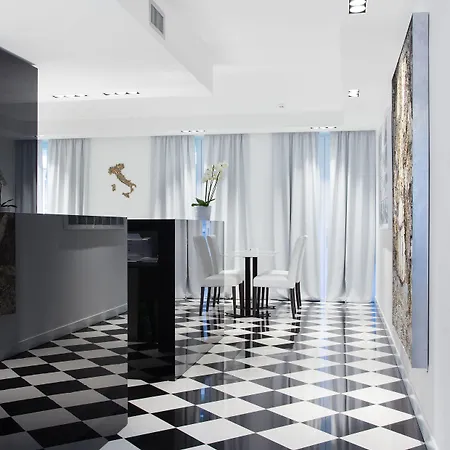 Ξενοδοχείο με διαμερίσματα & Urban Padel 4*