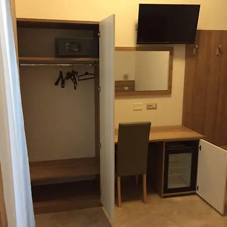 Montecarlo מלון 3*