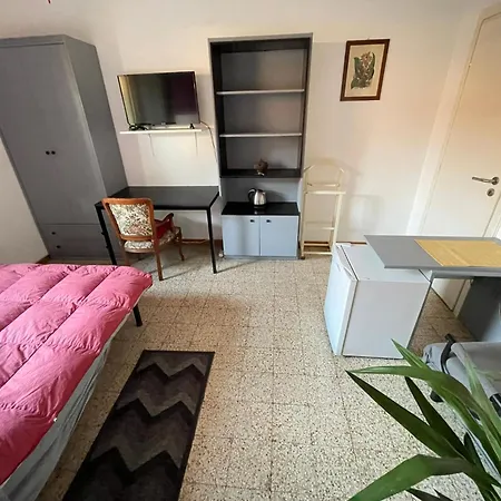 Living Bedroom *