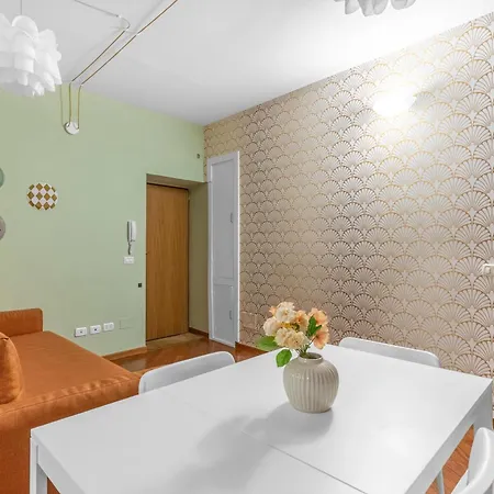 Newly Renovated Homely Flat St Lorenzo ミラノ