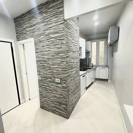 Elegant In A Prime Location Апартаменты *