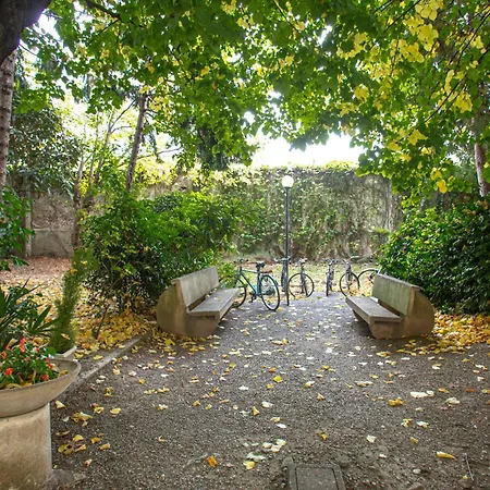 Bibi Pied-a-terre Vetra - Two