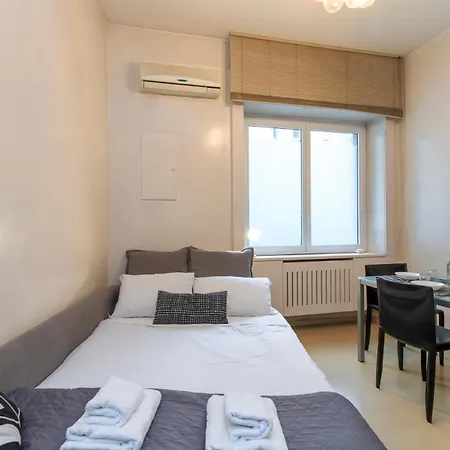 Family Apartment, Duomo 12 Min Walk, 5 Guests, Near Covered Parking 밀라노