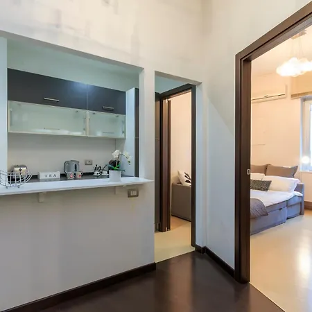 Family Apartment, Duomo 12 Min Walk, 5 Guests, Near Covered Parking 밀라노