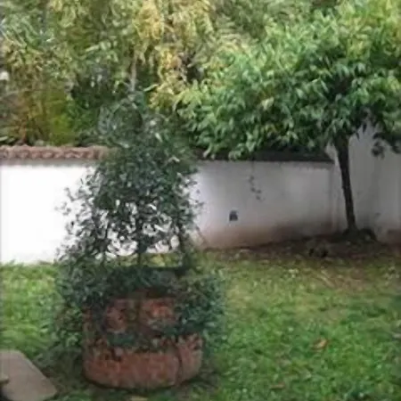 Casa Calicantus Bed & Breakfast 4*