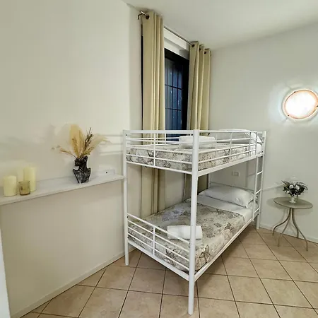 Dergano 3 Near Metro Stop Milão