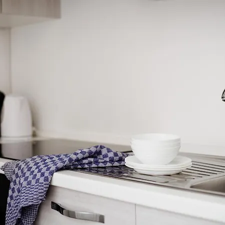 Just Urban Stays - Bilocale Moderno Navigli - Metro M2 Milan