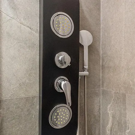 Апартаменты Station's Nest - A Stone's Throw From The Station *