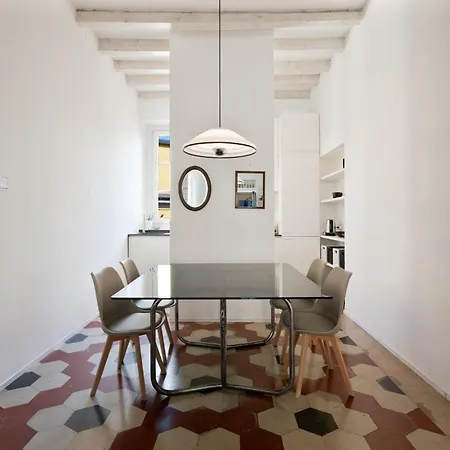 아파트 Vintage Hideaway Milan-historic Courtyard