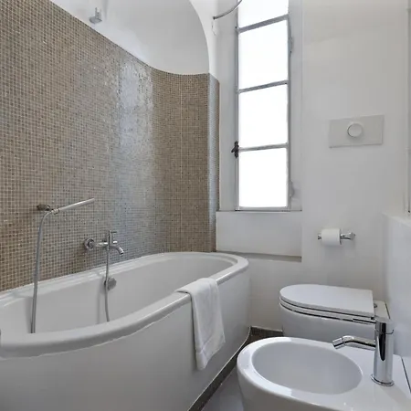 Vintage Hideaway Milan-historic Courtyard