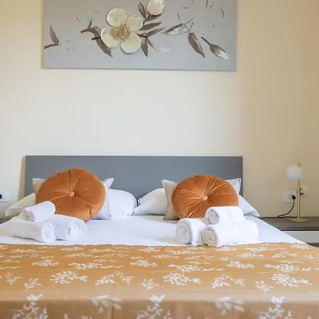 Elegant Near The Subway, Fast Wi-fi And Ac