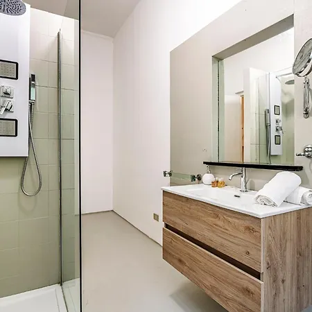 Appartement Exclusive 4 Bedrooms In Brera Milaan