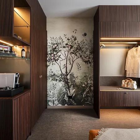 Duomo & アパートホテル 4*