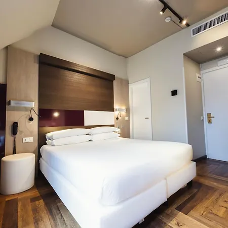 Genius Downtown Hotel