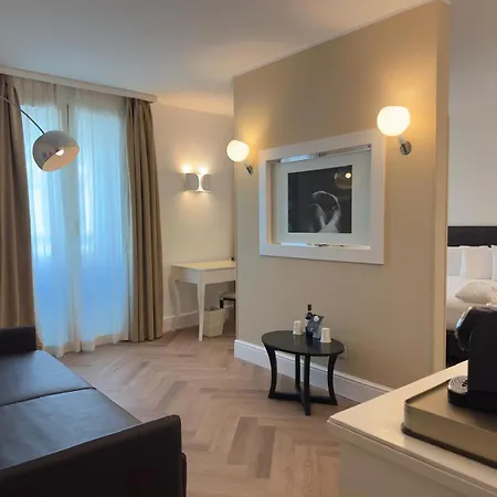 Maison | Esperienze 4* מילאנו