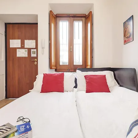 Likehome - Via Crema Apartman *