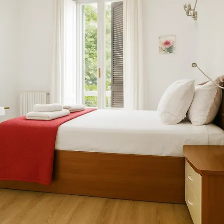 Likehome - Via Crema Apartman