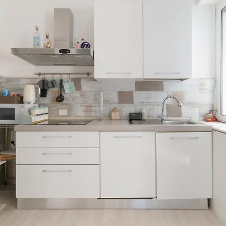 Guesthost - Cute Navigli Milán