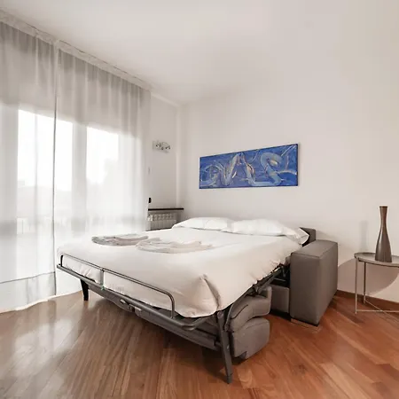 10 Minutes From Bocconi, Elegance And Comfort 米兰