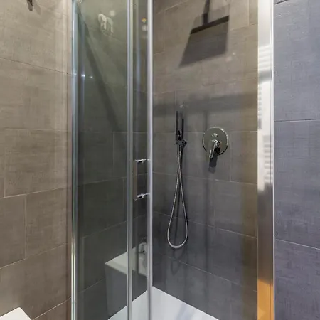 Apartment B - Modern Elegance For 4 People Mailand