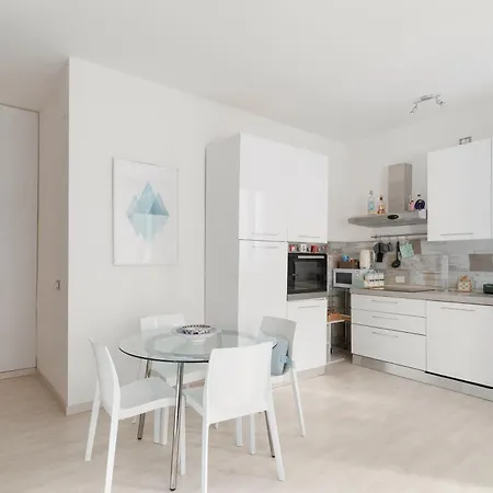 Guesthost - Cute Navigli Apartamento *