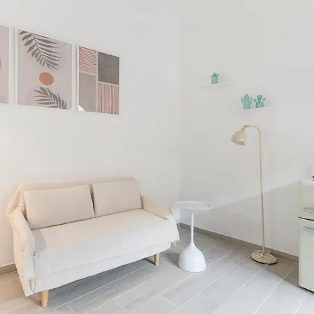 Guesthost - Patio Varesina Милан