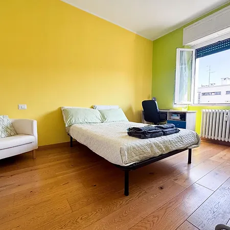 公寓 Near Linate Duomo And Station Minutes Away 米兰