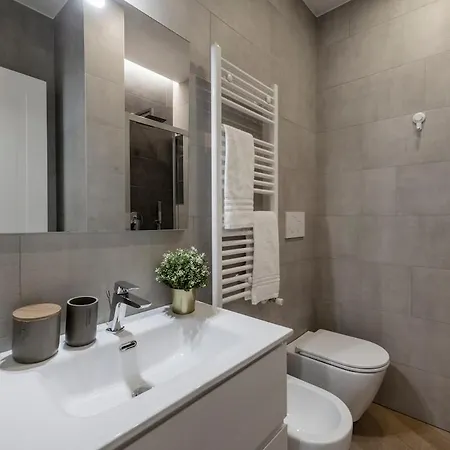 Apartment B - Modern Elegance For 4 People *