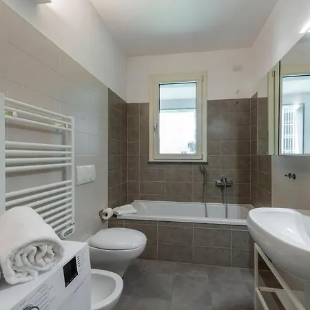 B - Elegant With Terrace & Gym Apartmán Milán