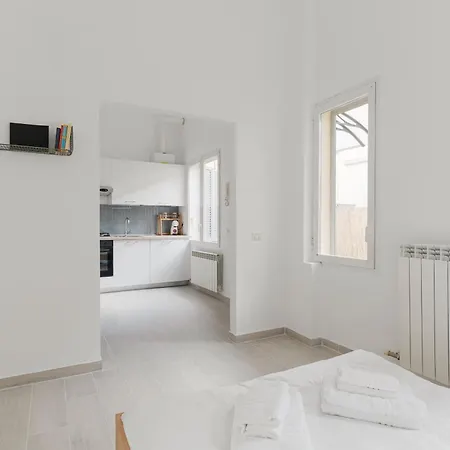 Guesthost - Patio Varesina * Милан