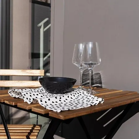 Youhosty - Bruno Maderna 17 Duplex Apartman *