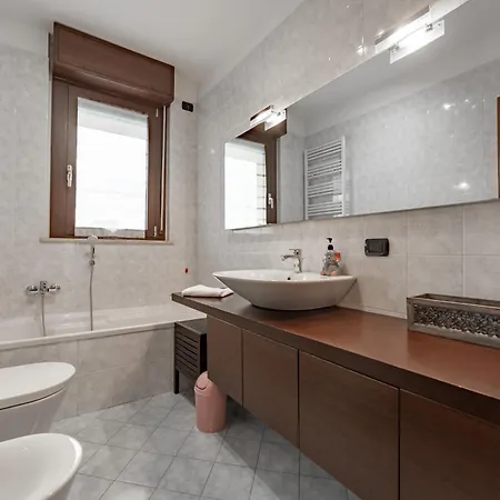 10 Minutes From Bocconi, Elegance And Comfort 公寓