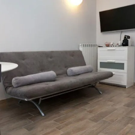 梅内基诺公寓式酒店 米兰