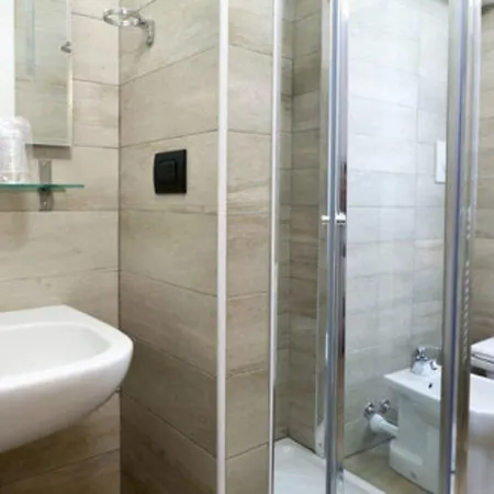 梅内基诺公寓式酒店