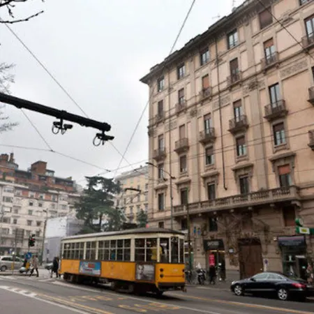 梅内基诺公寓式酒店