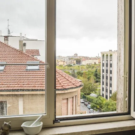 Апартаменты Joivy Warm Family Flat For 4 With Terrace In Милан