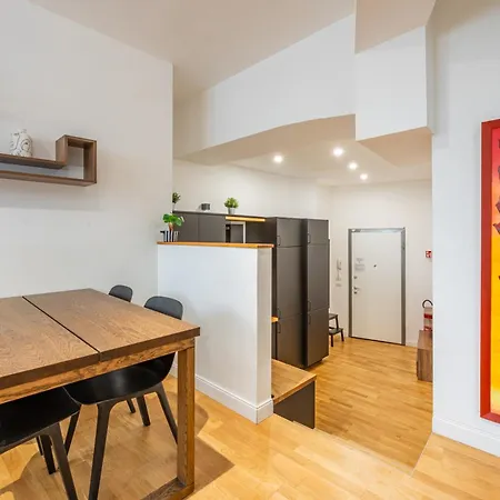 Prada's Nest - Modern Design And Close To Metro