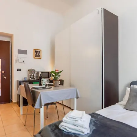 Deluxe Studio, Wi-fi, Self Check-in, Air Condition