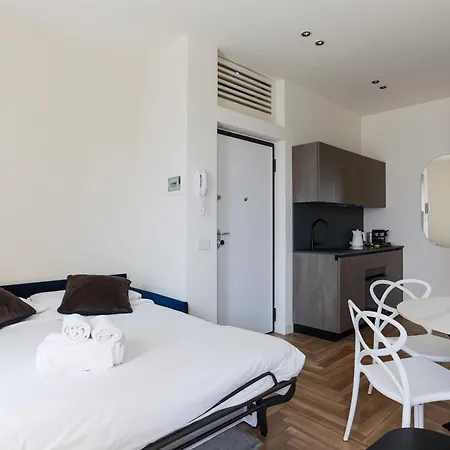 Yls Luxury 2 Apartment